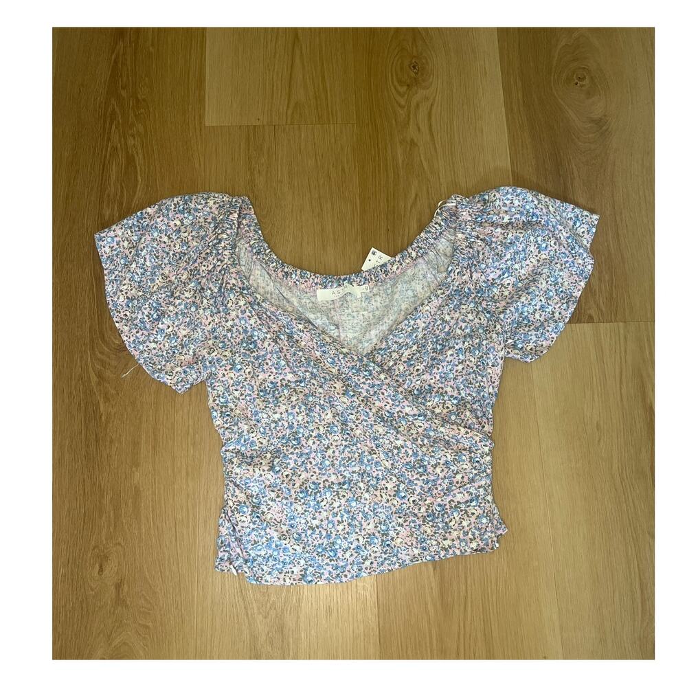 ASTR NWT Flutter Sleeve Faux Wrap Pink Blue Ditsy Floral Blouse size Large